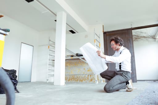 architect-with-construction-plan